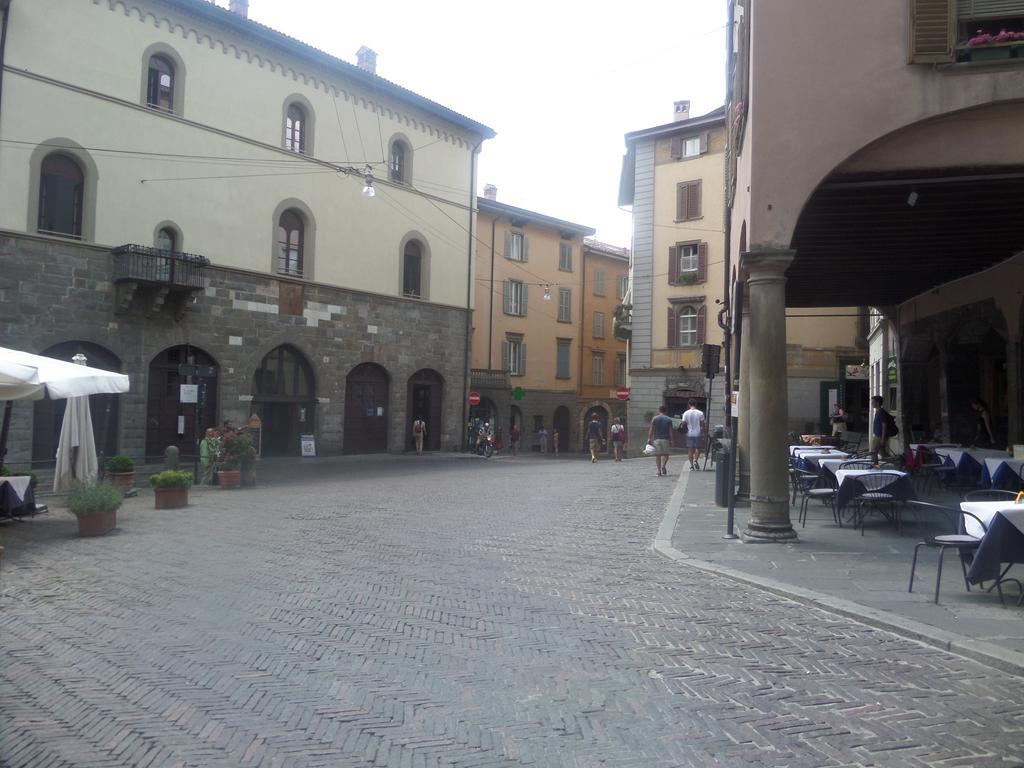 La Luna Blu In Old Town Bergamo Buitenkant foto