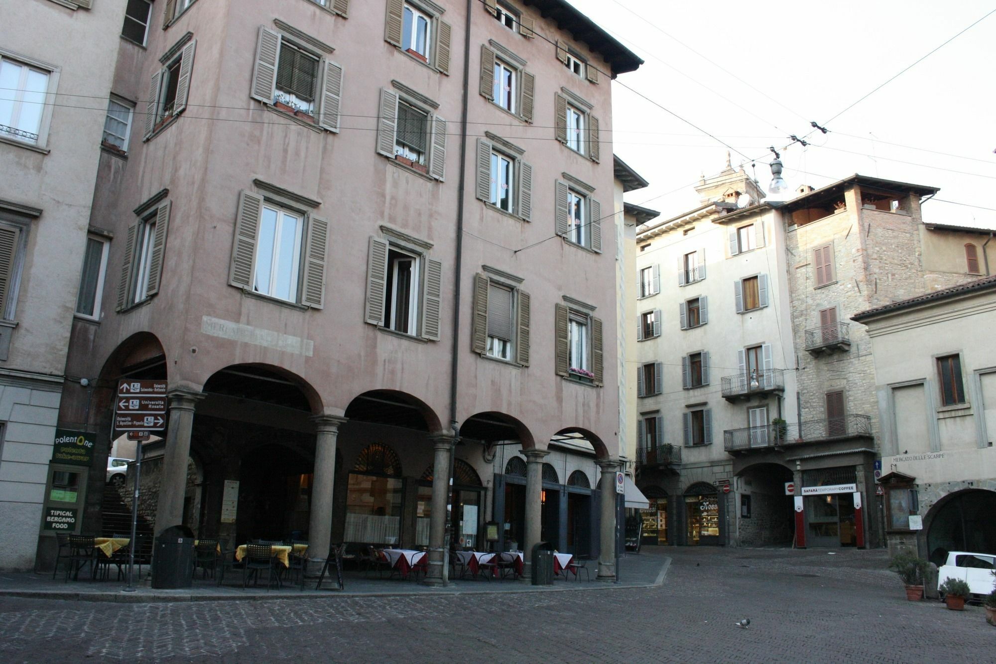 La Luna Blu In Old Town Bergamo Buitenkant foto